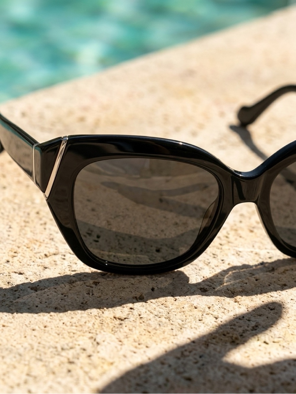 Balenciaga Classic Black Women's Sunglasses - Elegant Polarized Shades